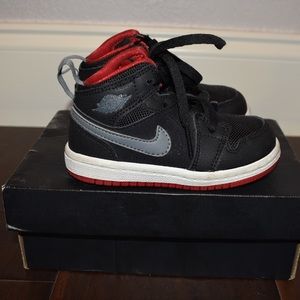 Jordan 1 mid